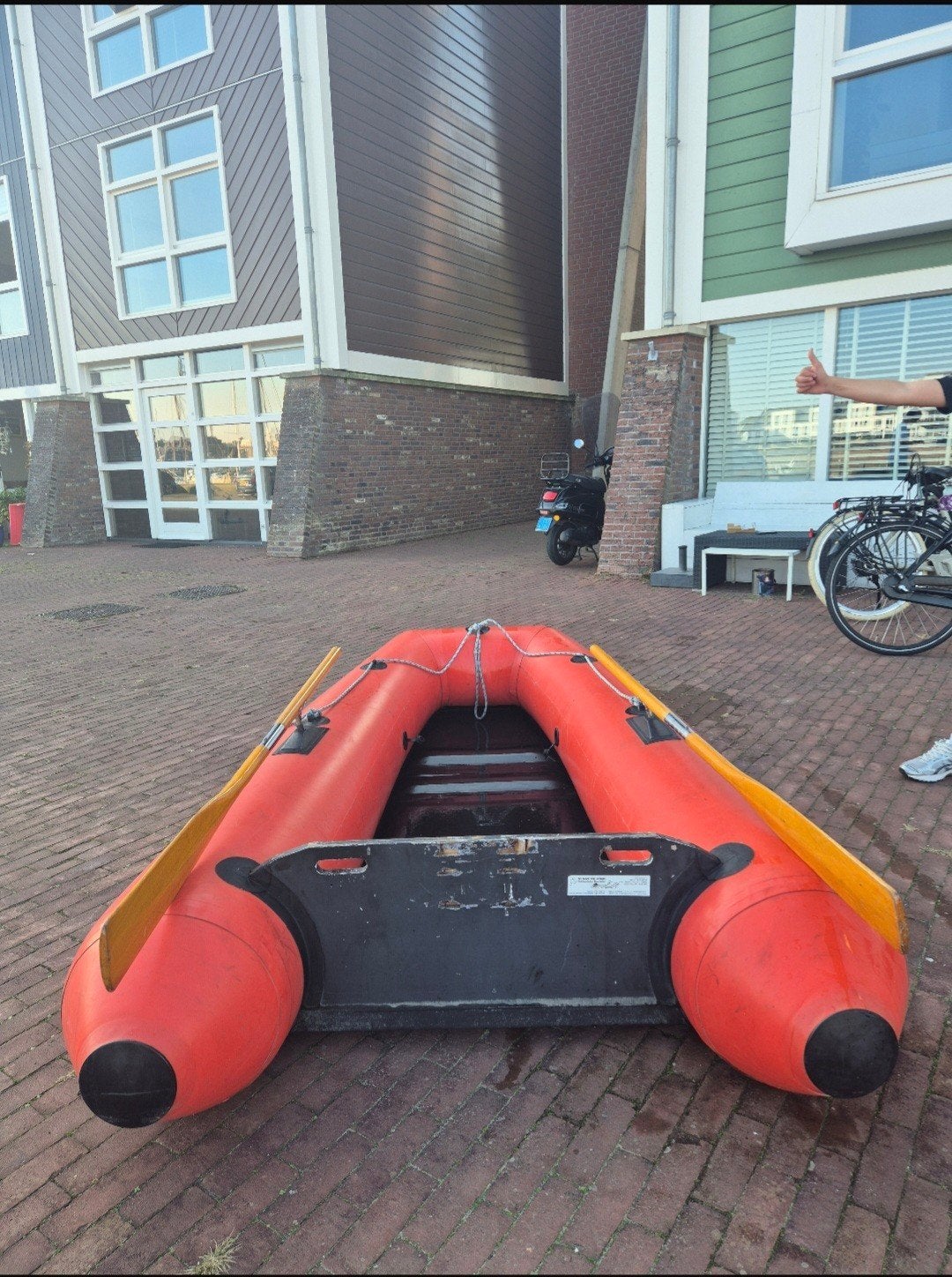 Rubber opblaasbootje met peddels en Quicksilver tas, Ophalen, Gebruikt, Enkelbladige peddel