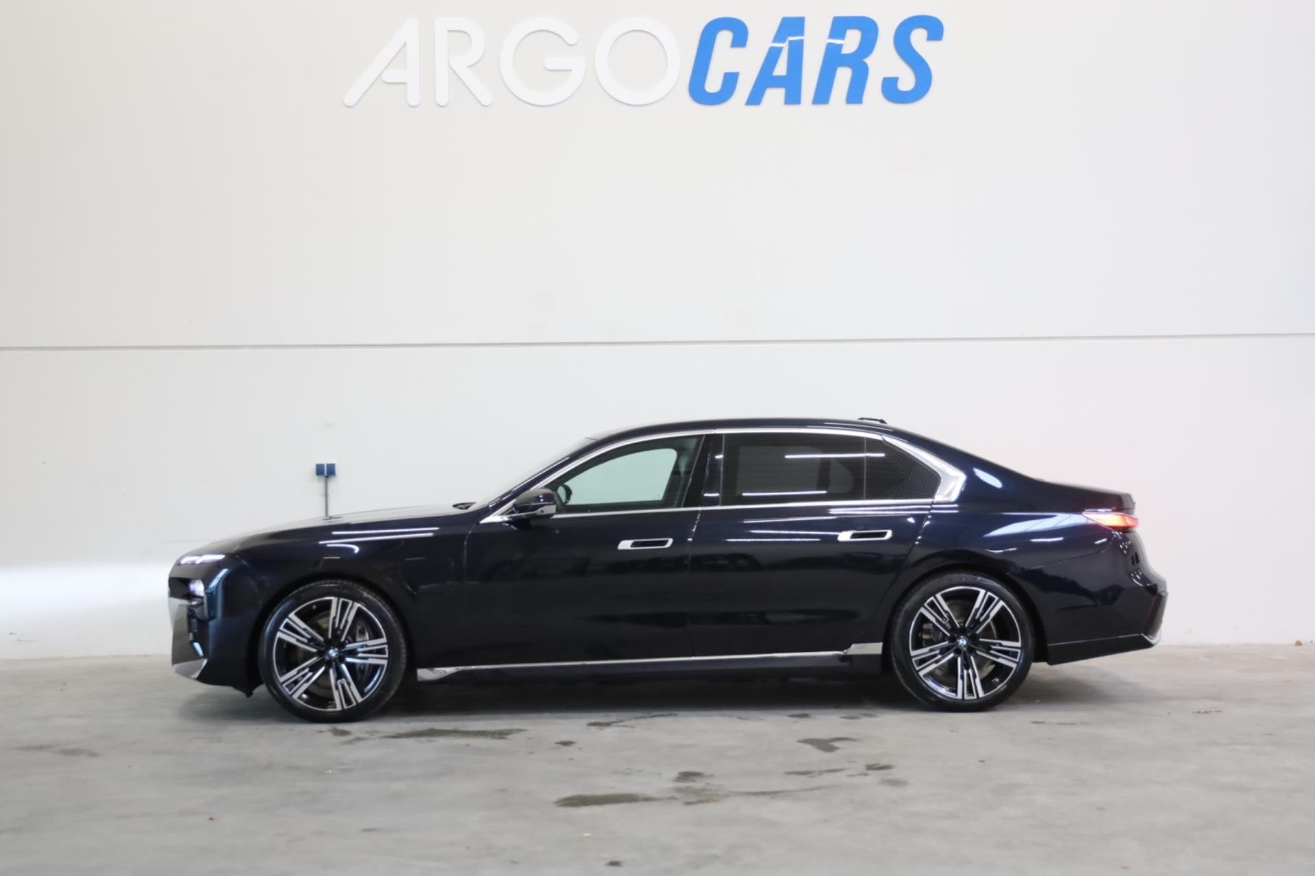 BMW 7-serie 750e xDrive Pro M-Sportpakket 2026 LED HUD Activ, Auto's, Automaat, Gebruikt, 2000 kg, Zwart