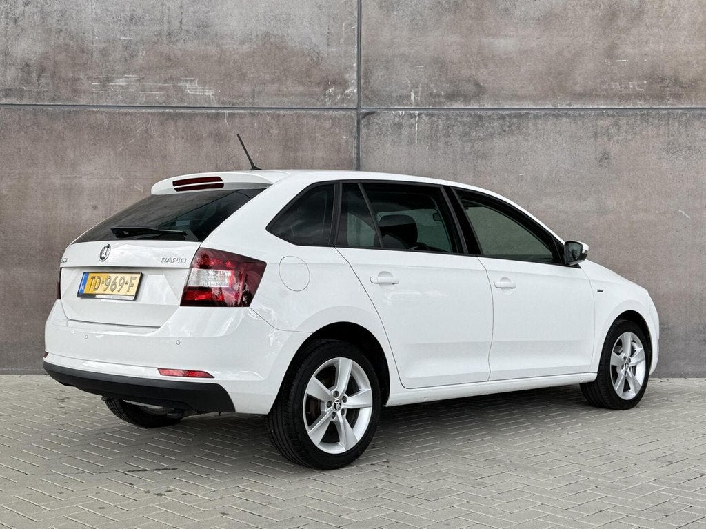 Skoda Rapid Spaceback 1.0 TSI Greentech Clever | Navigatie |, Auto's, Stof, Gebruikt, 95 pk, Met garantie (alle)