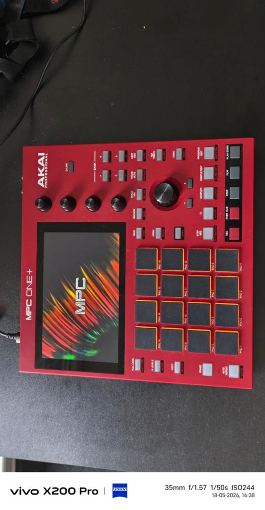 AKAI MPC ONE+ IN NIEUWSTAAT., Muziek en Instrumenten, Samplers, Ophalen of Verzenden, Zo goed als nieuw