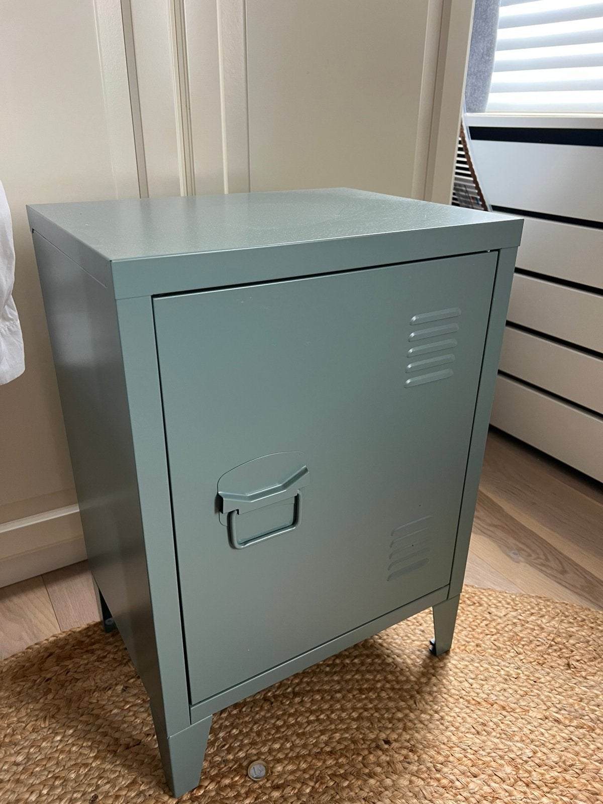 Metalen nachtkastje - groen, Huis en Inrichting, Slaapkamer | Nachtkastjes, Ophalen, Minder dan 45 cm, Metaal of Aluminium, 55 tot 70 cm