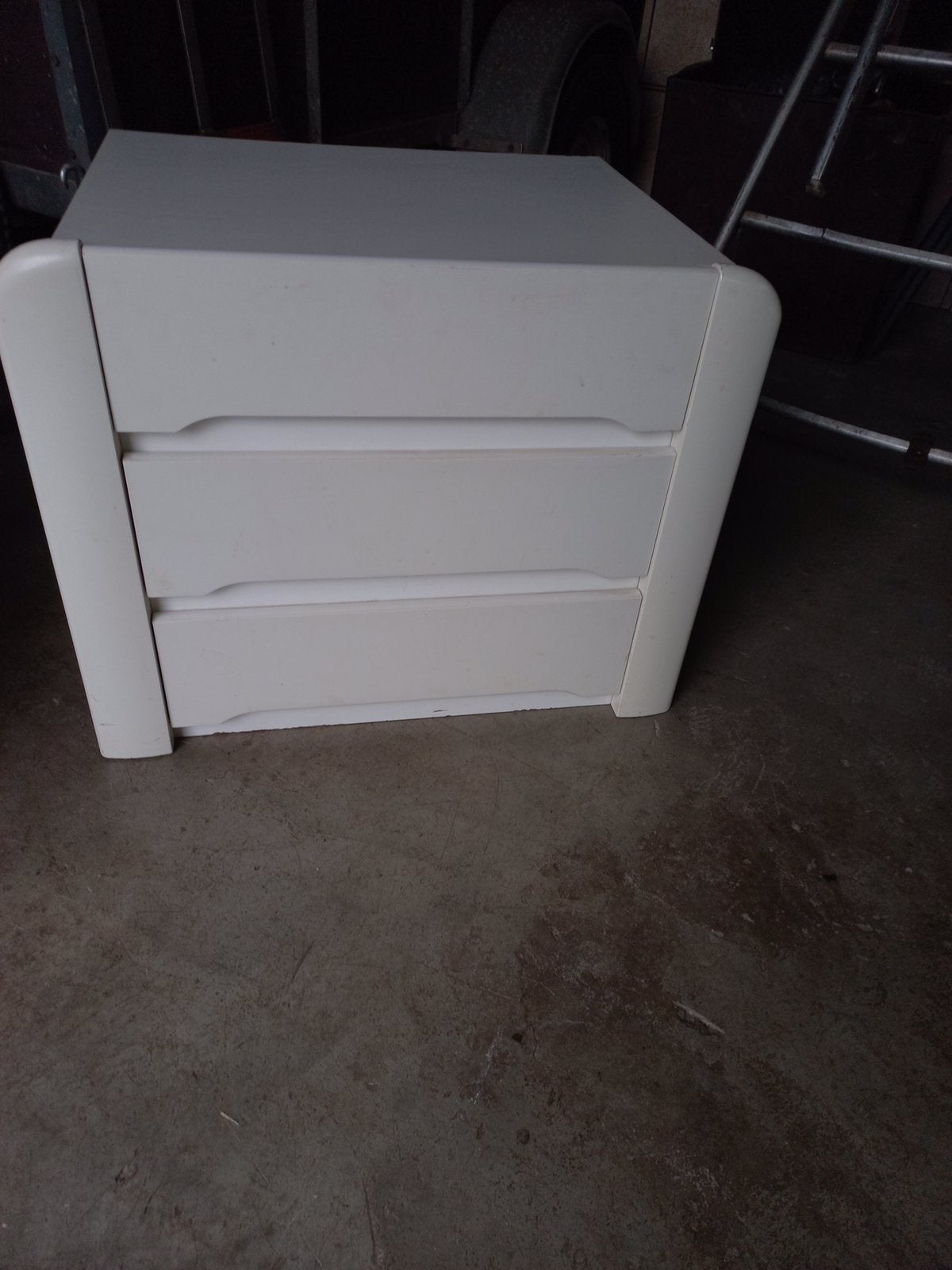 Stevig nachtkastje/speelgoed/handschoenen/mutsen enz, Huis en Inrichting, Ophalen, Zo goed als nieuw, 55 tot 70 cm