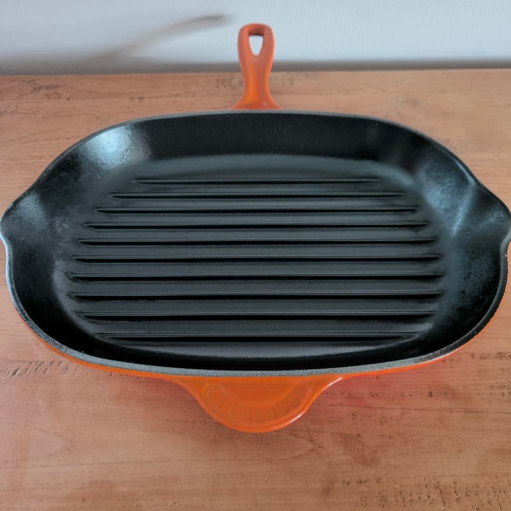 Le Creuset Signature Cast Iron Oval Grill in nieuwe staat, Ophalen of Verzenden, Zo goed als nieuw, Gietijzer, Koekenpan of Braadpan
