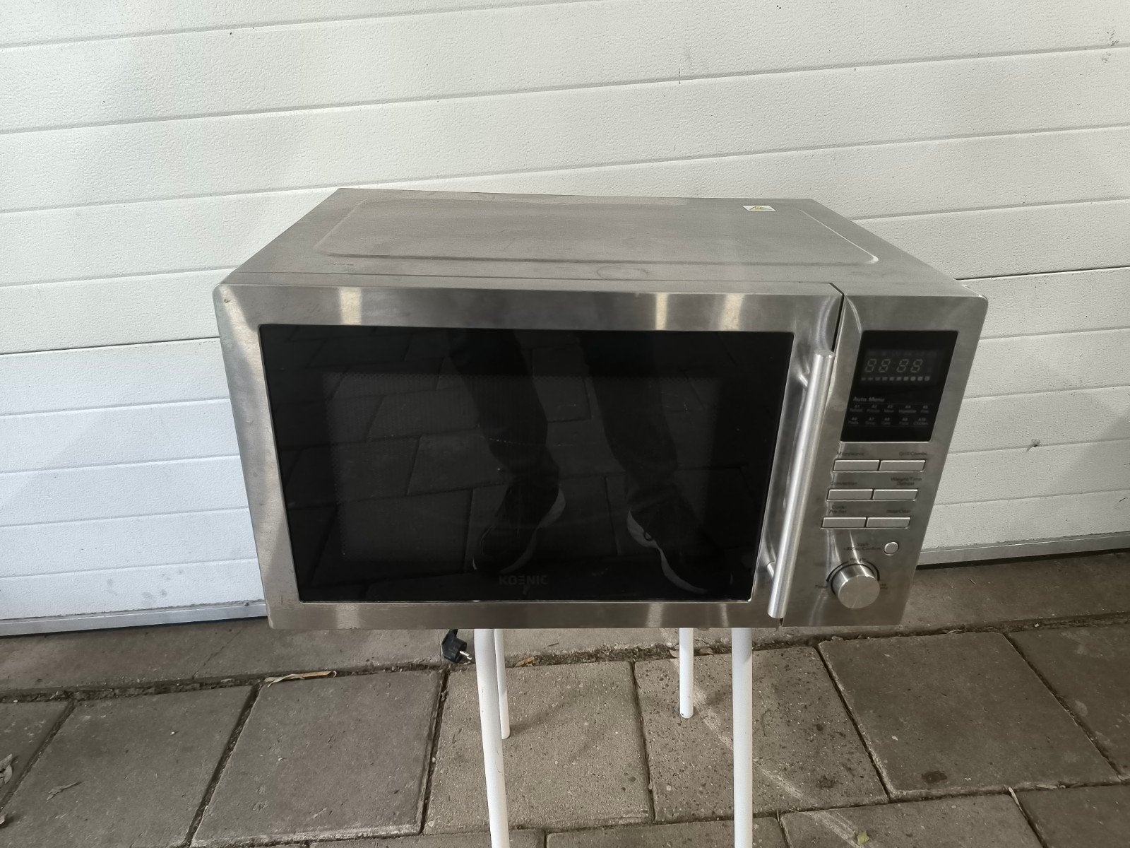 Koenic Combimagnetron 900W Grill Crisp Convectie Ontdooi, Ophalen