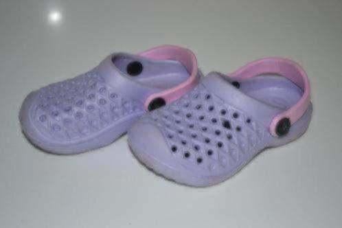 Schoenen slippers 22, Kinderen en Baby's, Kinderkleding | Schoenen en Sokken, Meisje, Schoenen, Ophalen of Verzenden, Zo goed als nieuw