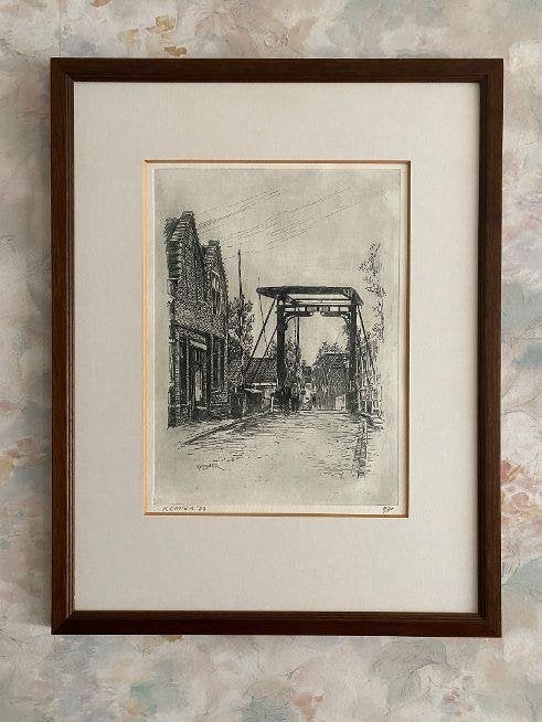 Ets  ,  Doesbrug   Leiderdorp, Antiek en Kunst, Ophalen of Verzenden, Stadsgezicht, Ets