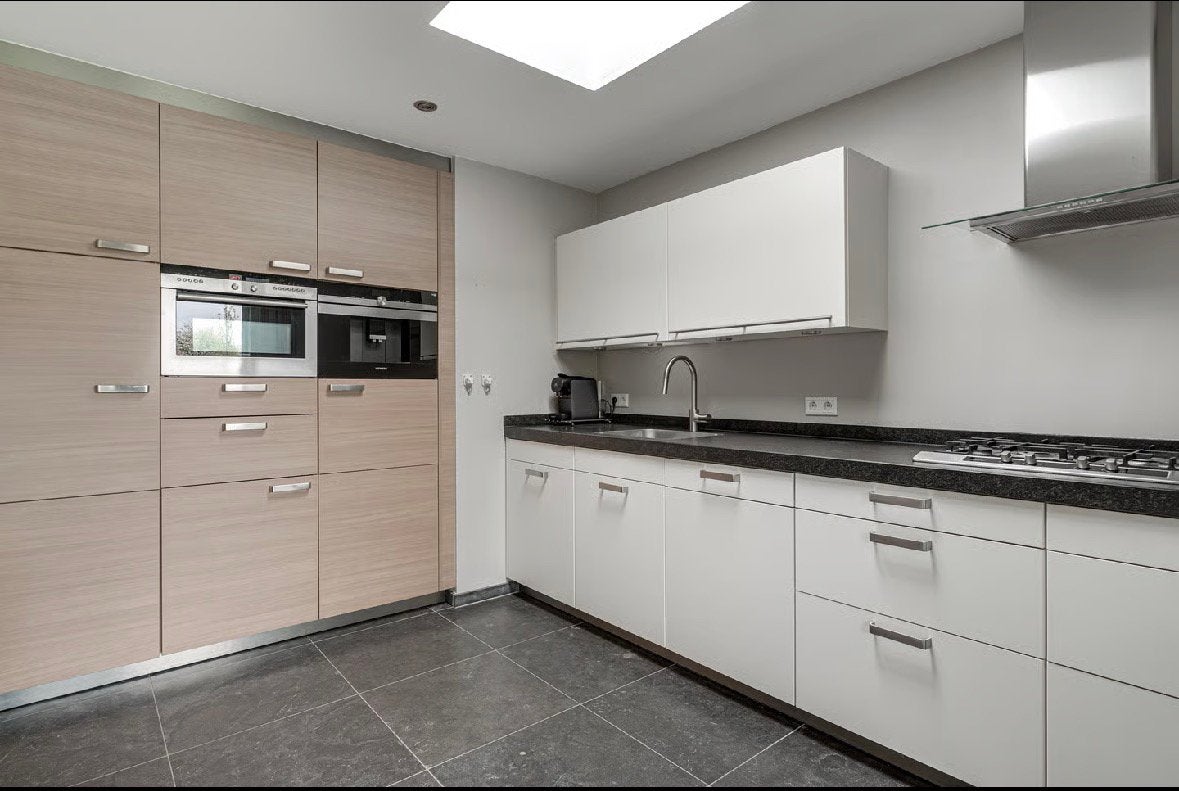 Te koop: Keuken inclusief apparatuur, Huis en Inrichting, Keuken | Complete keukens, Ophalen of Verzenden, Zo goed als nieuw, Graniet of Steen