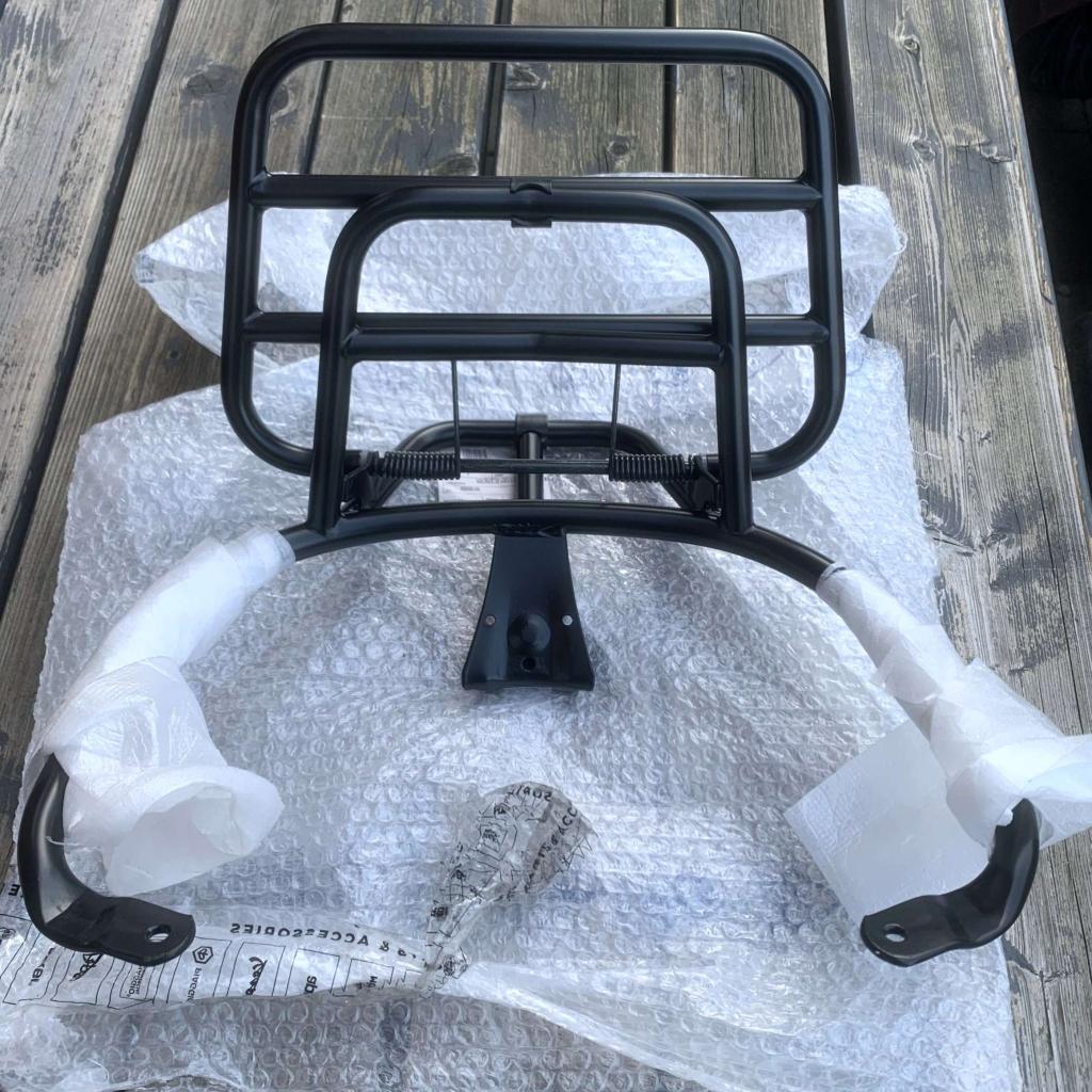 Originele achterdrager Vespa Sprint zwart NIEUW, Info@jynkx.com, Nieuw, Ophalen of Verzenden, Piazza 99