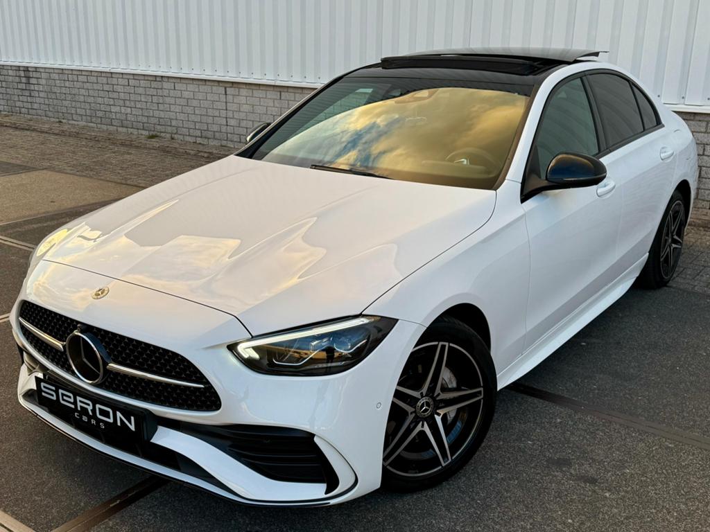MercedesBenz C-Klasse C300e AMG line Hybride|360°|313pk|PANO, Automaat, Achterwielaandrijving, 1800 kg, Zwart