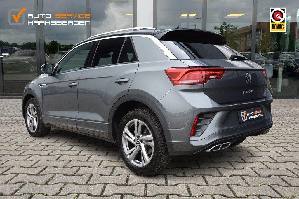 Volkswagen T-Roc 1.5 TSI R-Line | ACC | Camera | Trekhaak |, 1258 kg, Zwart, 4 cilinders, 150 pk