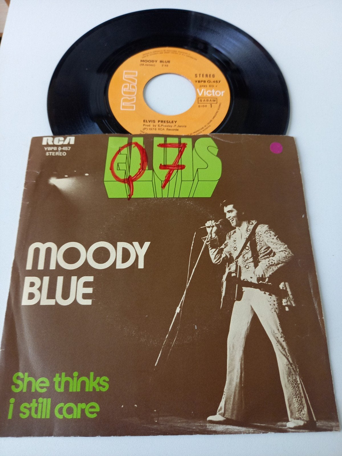 Elvis Presley - Moody Blue / She Thinks I Still Care, Cd's en Dvd's, Inclusief binnenhoes, Ophalen of Verzenden, Gebruikt, Pop