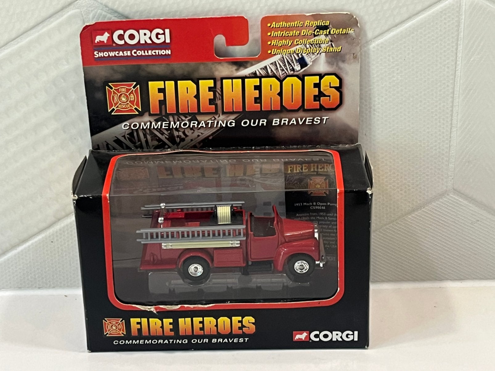 Modelauto brandweerauto Corgi Fire Heroes 1953 Mack B Open, Verzenden, Zo goed als nieuw