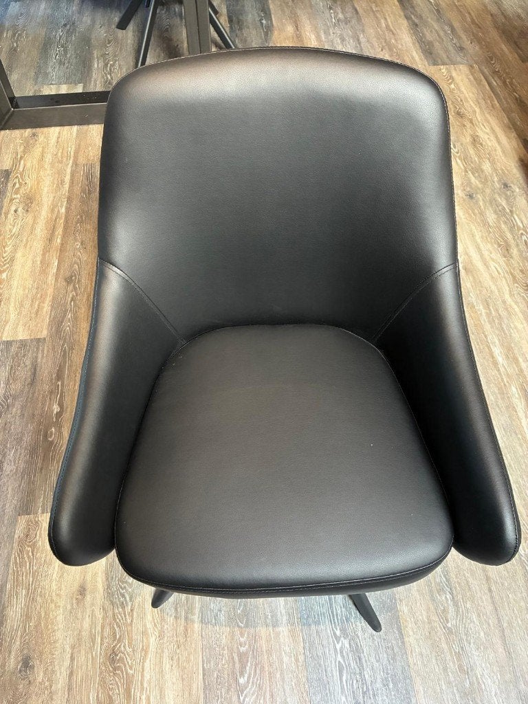 4x Jysk eetkamerstoelen - Zo goed als nieuw, Kunststof, Zwart, Zo goed als nieuw, Vier