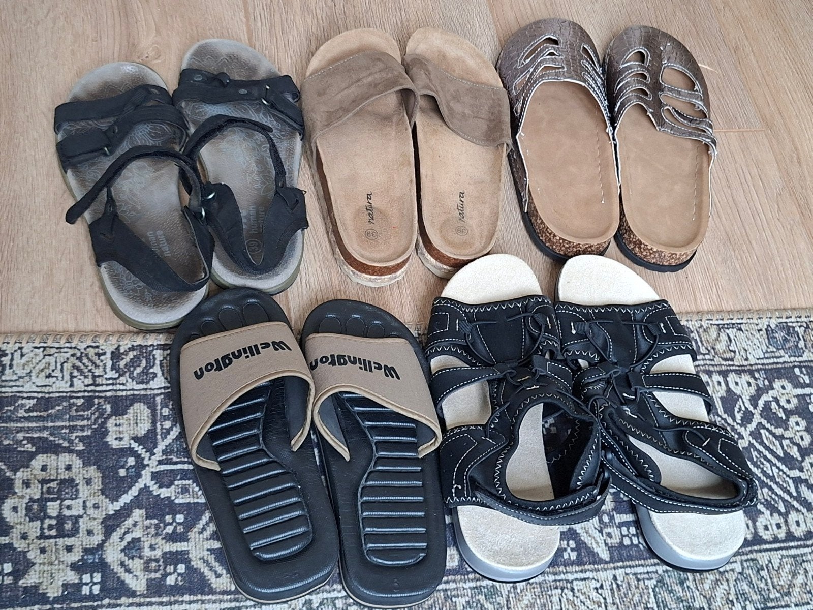 5 paar slippers /sandalen, 38-39-40,  in 1 koop samen €10, Ophalen of Verzenden, Nieuw, Overige kleuren, Sandalen of Muiltjes