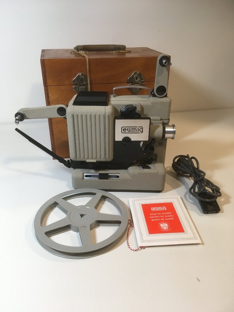 Eumig projector P8 met toebehoren, Ophalen of Verzenden, 1960 tot 1980, Projector