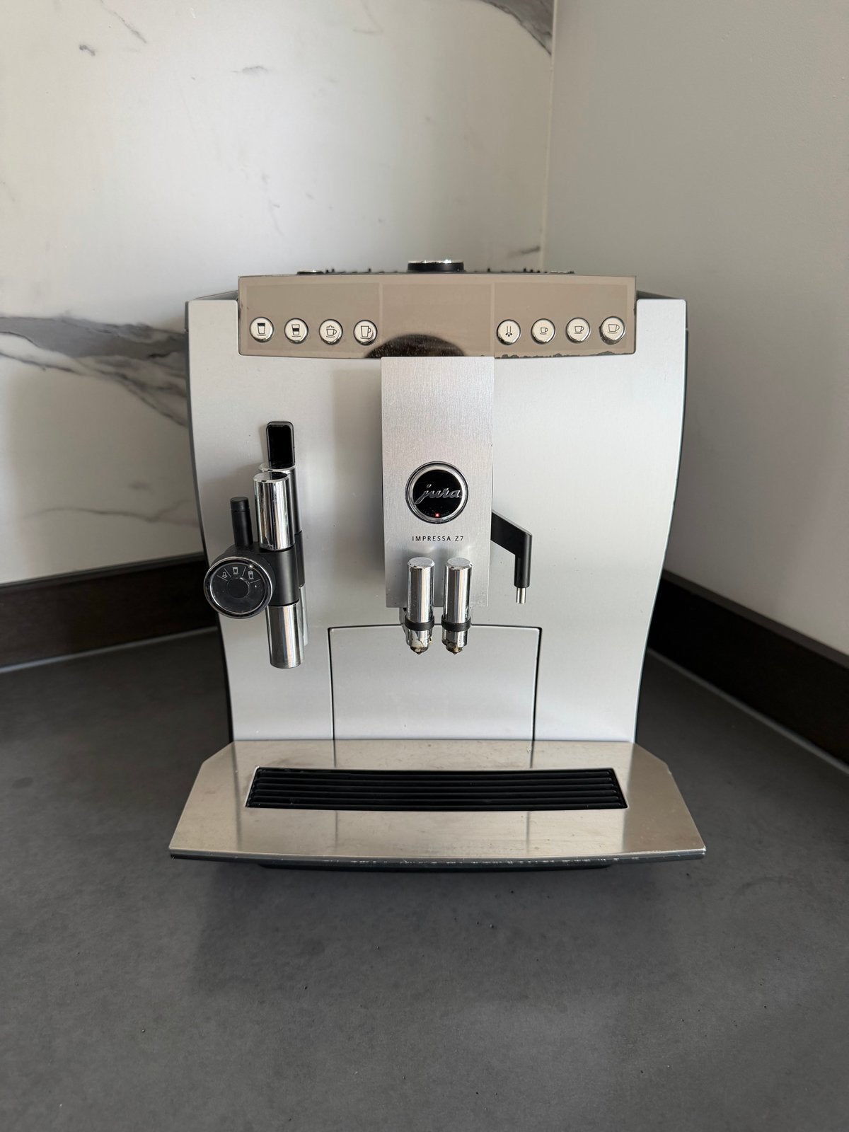 Jura Impressa Z7 Koffiemachine, Witgoed en Apparatuur, Koffiezetapparaten, Afneembaar waterreservoir, Gebruikt, 10 kopjes of meer