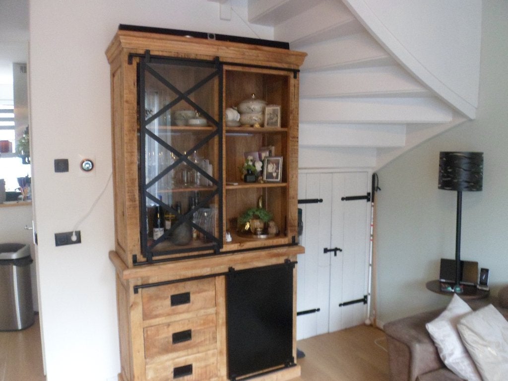 Mangohouten Vitrinekast - Zo goed als nieuw, Ophalen, 100 tot 150 cm, 200 cm of meer, Met lade(s)