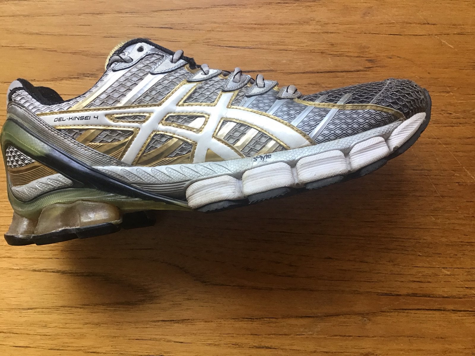 Assics gel kinsei 4 maat 44,5, Sport en Fitness, Loopsport en Atletiek, Ophalen of Verzenden, Zo goed als nieuw, Hardloopschoenen