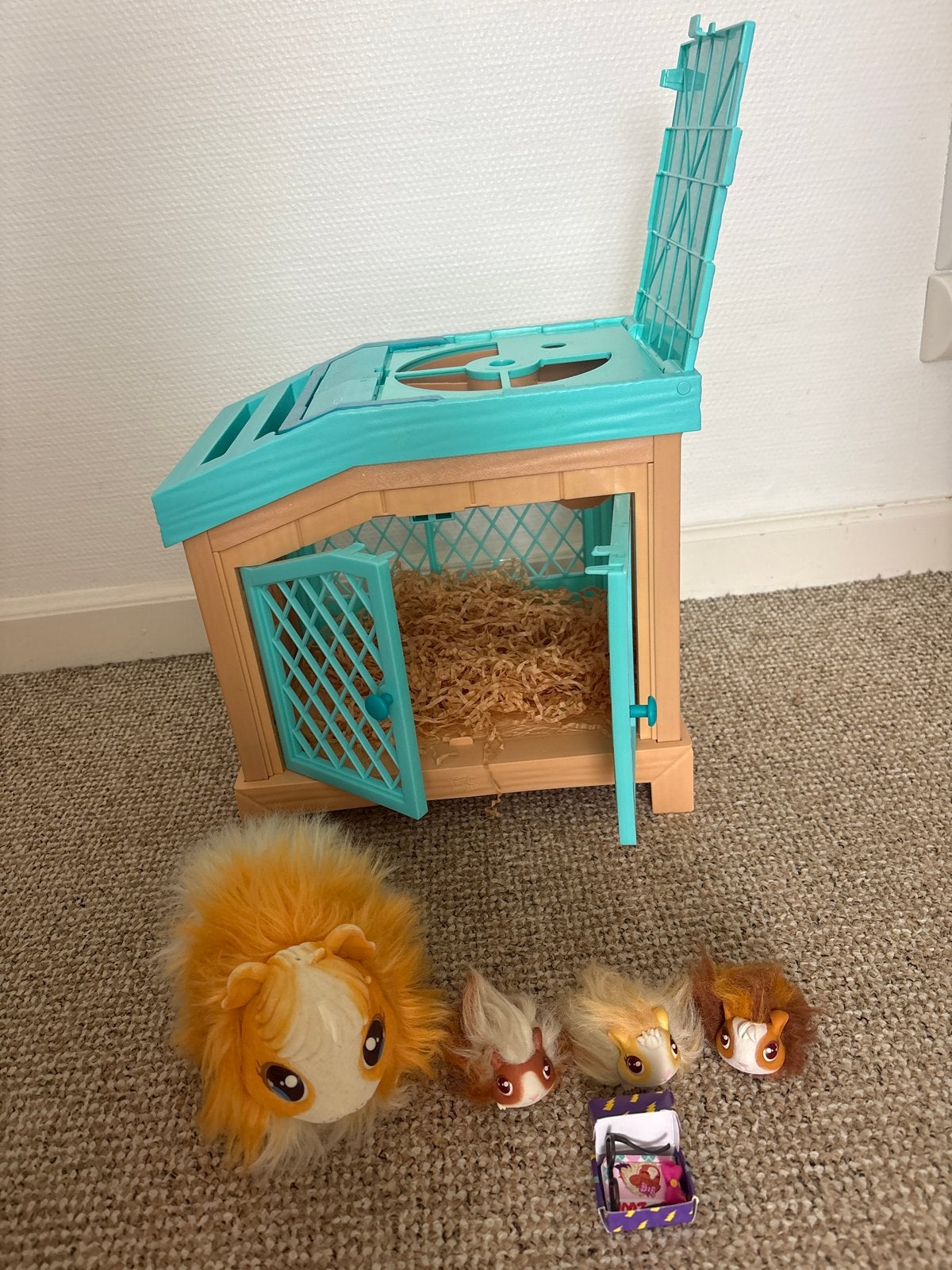 Little live pets mama surprise met 3 baby's kadootje in kooi, Kinderen en Baby's, Ophalen of Verzenden, Zo goed als nieuw, Jongen of Meisje