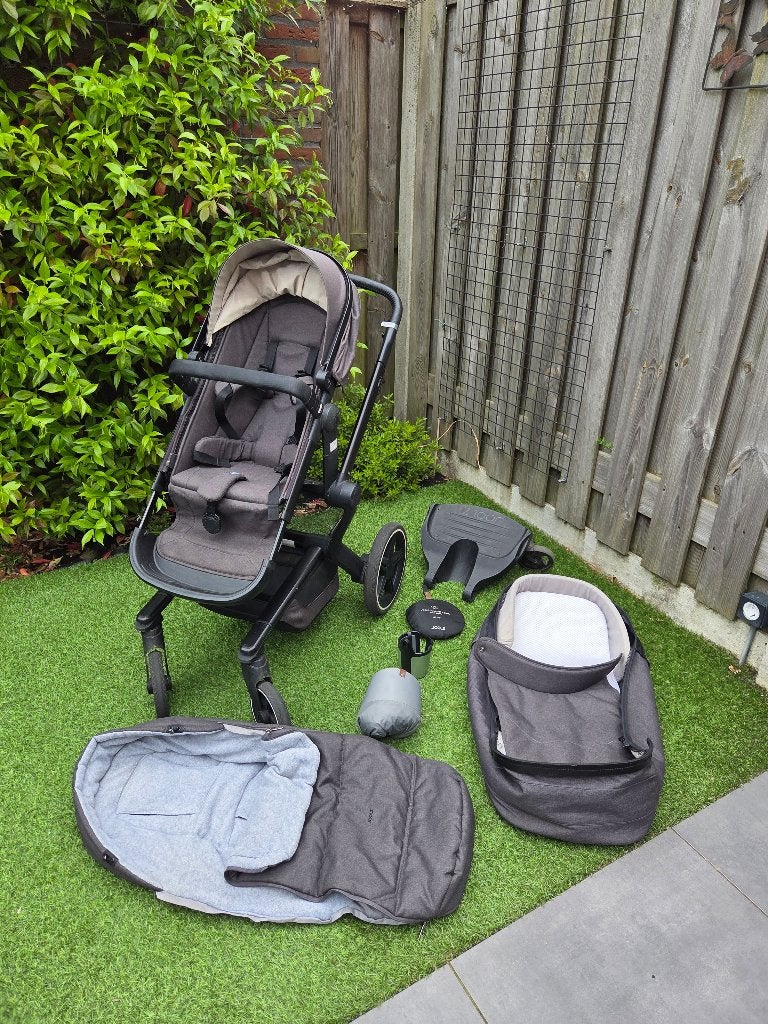 Joolz Day+ kinderwagen met accesoires, Verstelbare duwstang, Zo goed als nieuw, Ophalen, Kinderwagen