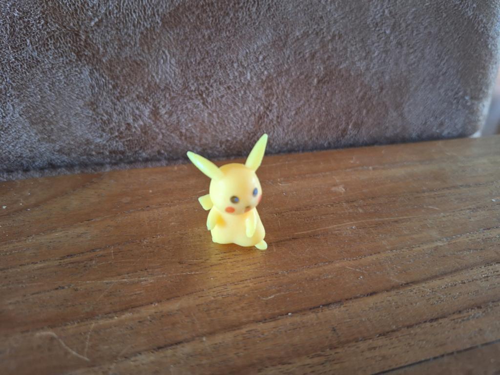 Pikachu mini figure, Verzamelen, Poppetjes en Figuurtjes, Ophalen of Verzenden