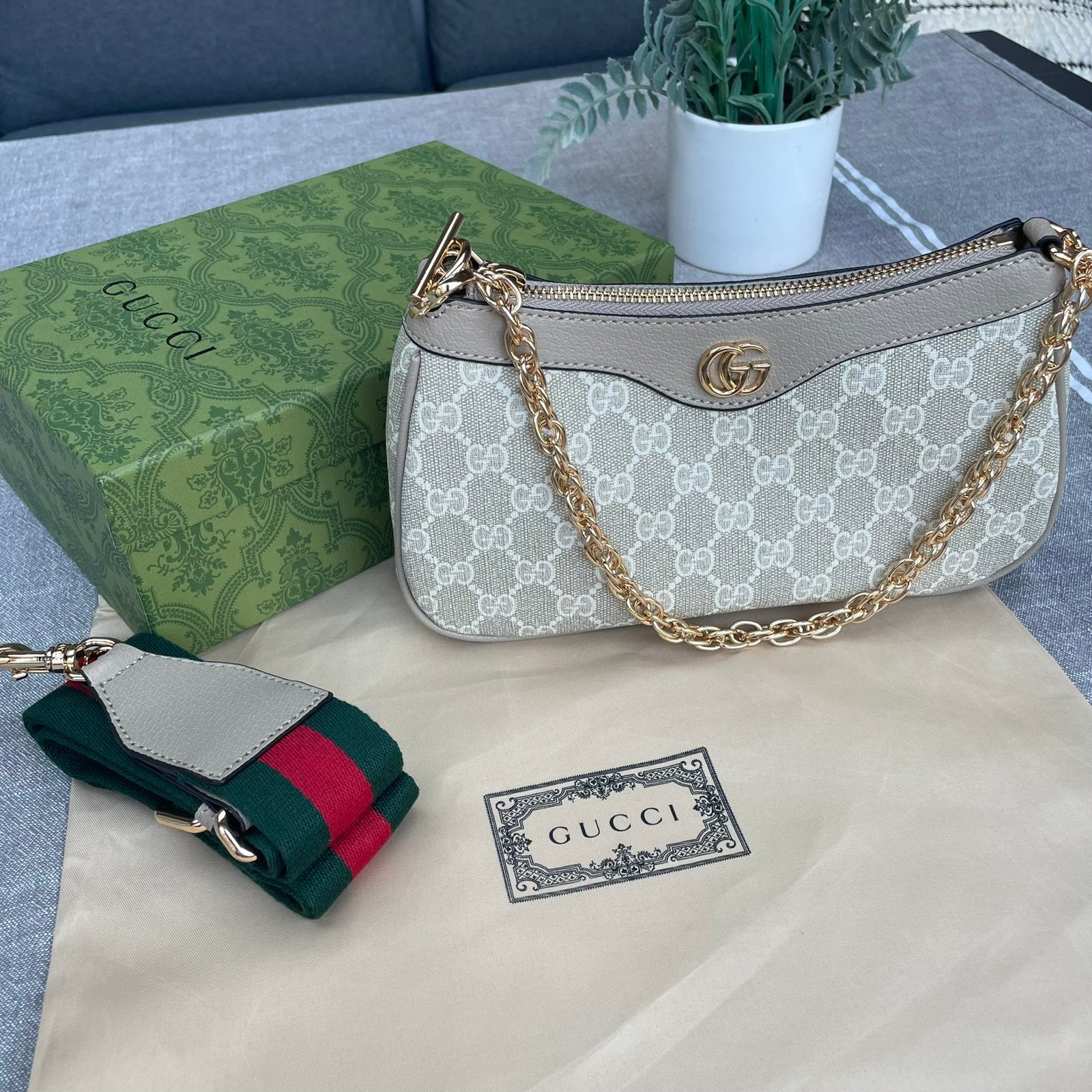 Gucci Ophidia schoudertas beige met doos en stofzak, Ophalen of Verzenden, Zo goed als nieuw, Beige, Schoudertasje