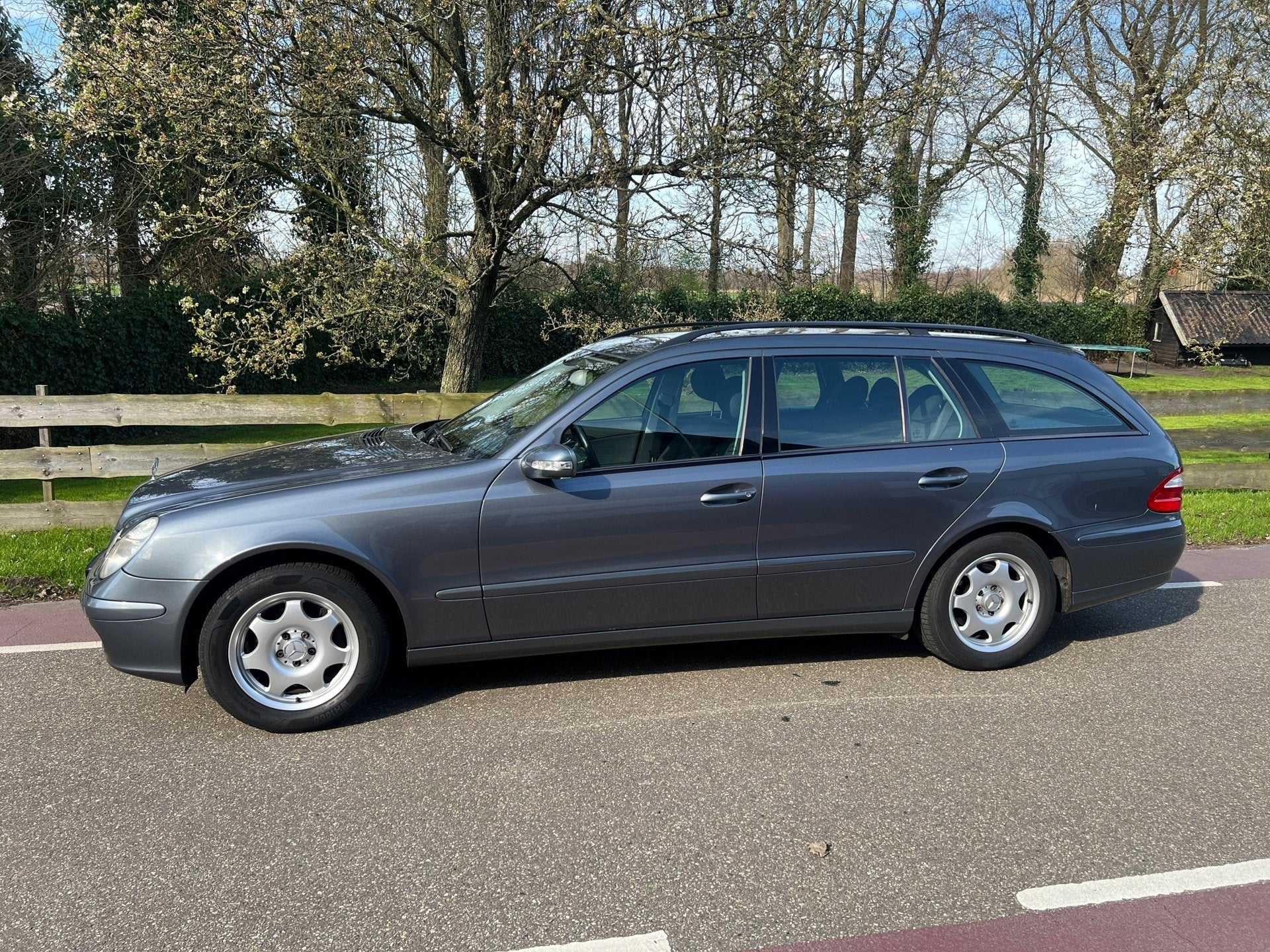 Mercedes-Benz E-klasse Combi 200 K. Avantgarde Trekhaak, Auto's, Automaat, Zwart, 1796 cc, 163 pk