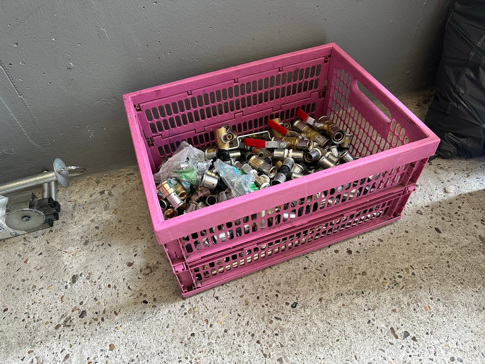 Grote bak ongebruikte Henco perskoppelingen (16, 20, 26mm), Ophalen, Overige materialen, Overige typen, Nieuw