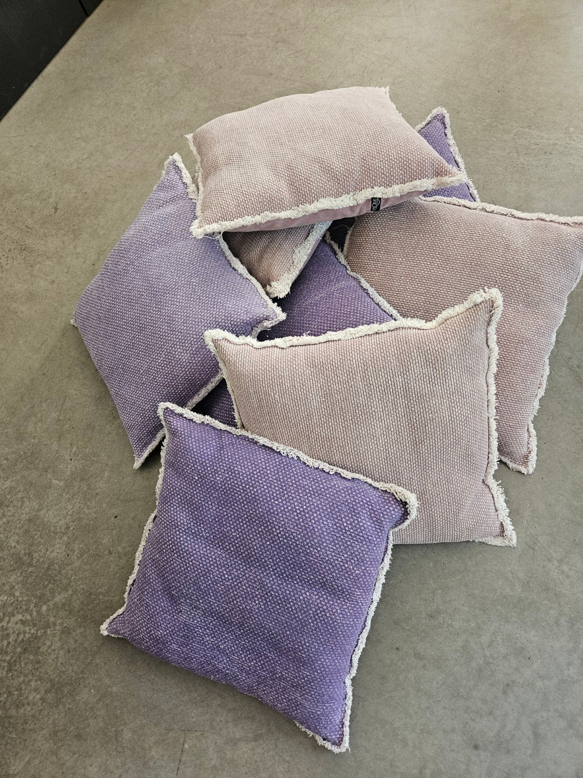 8 stuks: Paarse en roze sierkussens met franjes, Gebruikt, Meerkleurig, Vierkant, Ophalen of Verzenden
