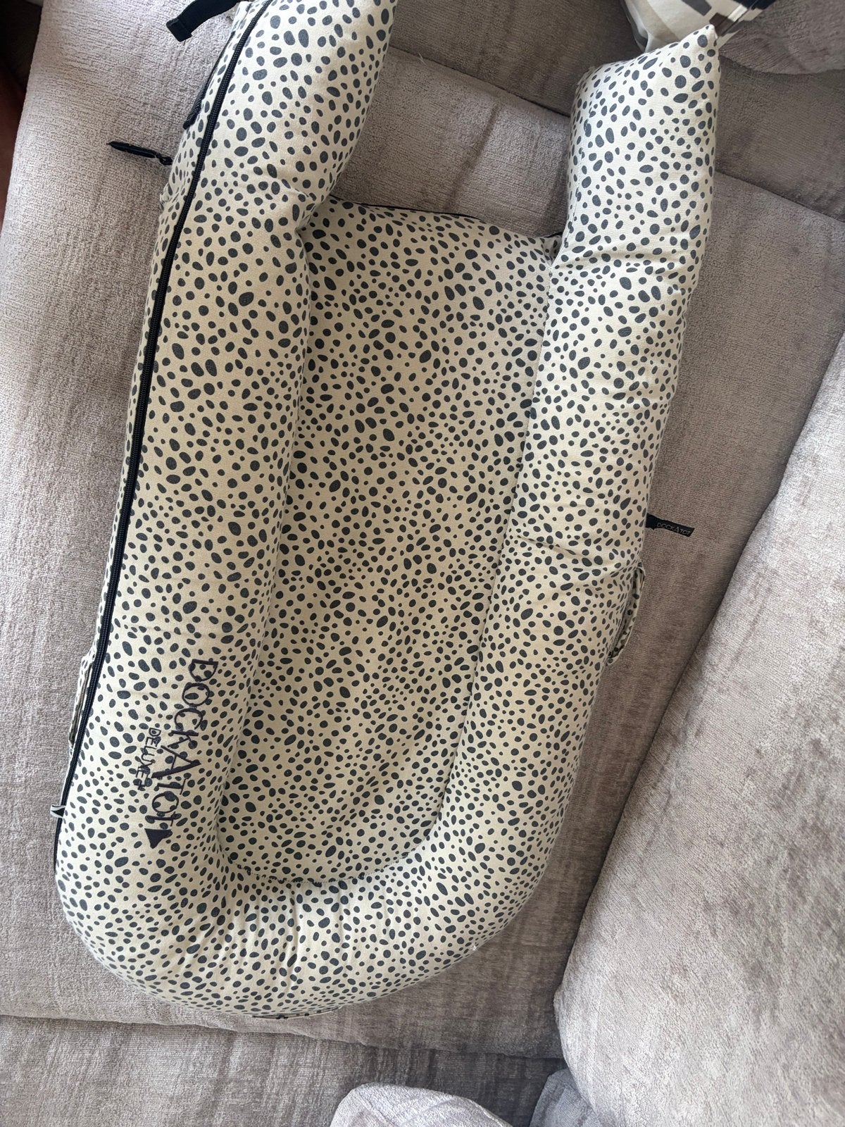 Te koop: DockATot Deluxe babynestje – nette staat, Ophalen of Verzenden, Zo goed als nieuw