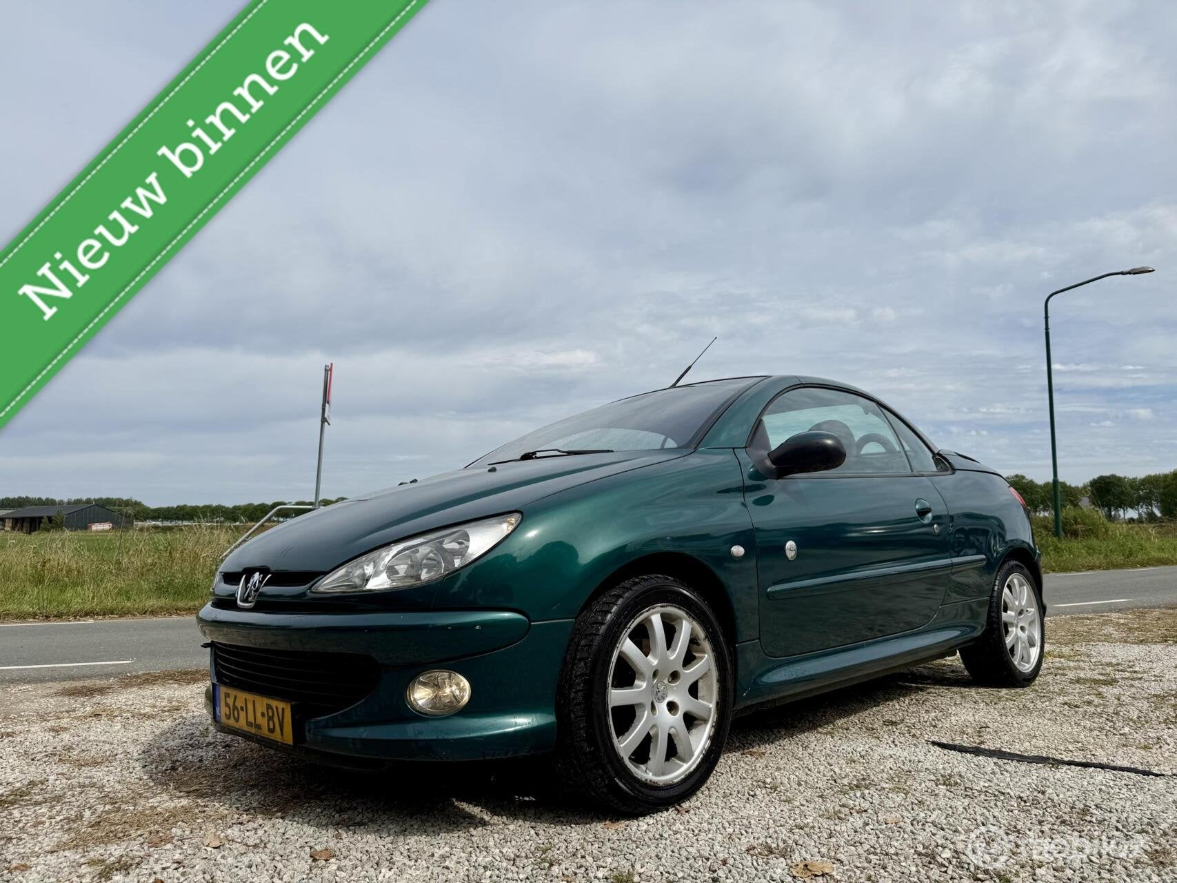 Peugeot 206 CC 2.0-16V Roland Garros, Leer, APK Sept 2027, Auto's, 136 pk, Gebruikt, 4 cilinders, Cabriolet