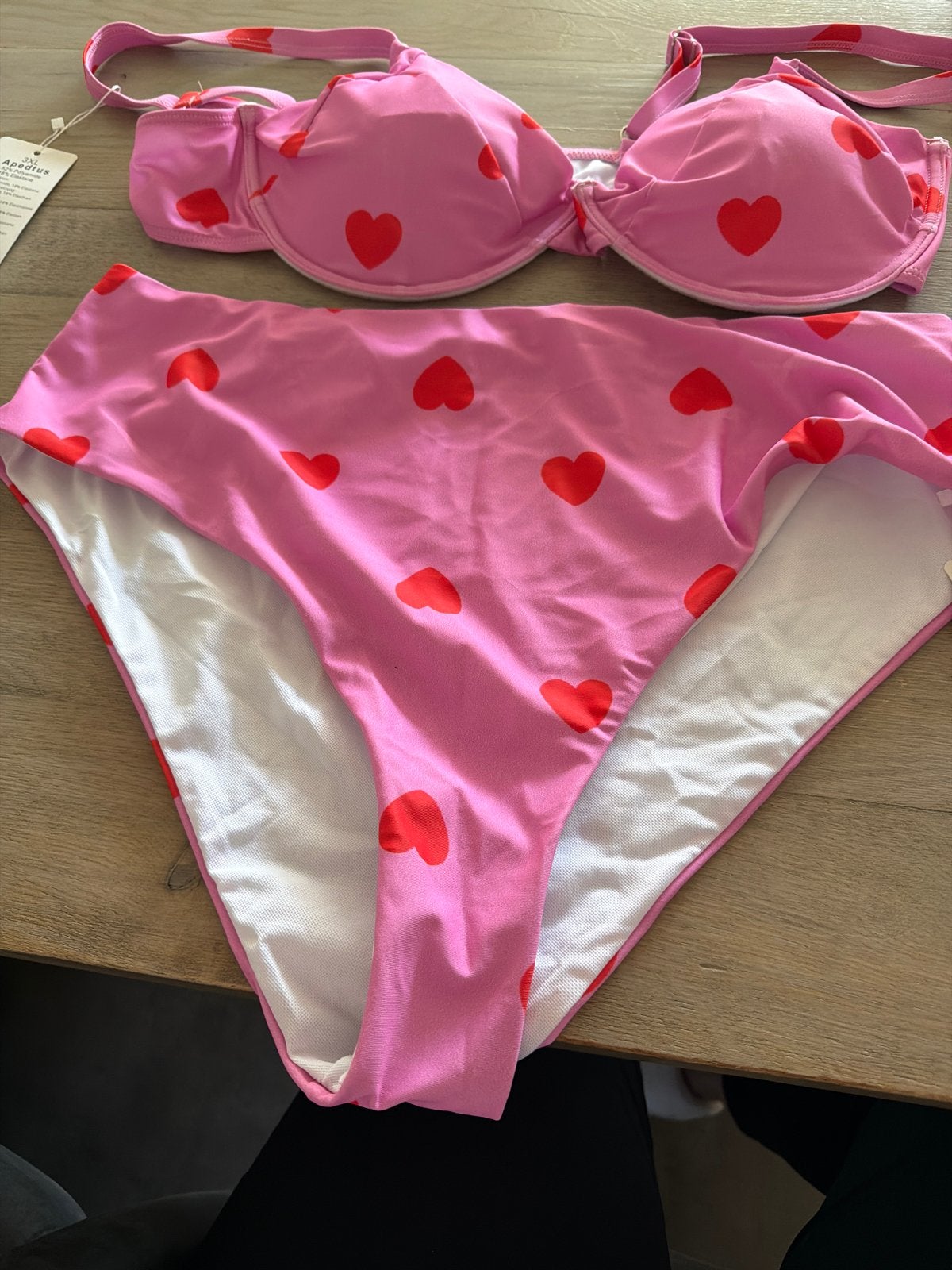 Roze bikini met rode hartjes maat 50 - Nieuw, Kleding | Dames, Ophalen of Verzenden, Nieuw, Roze, Bikini