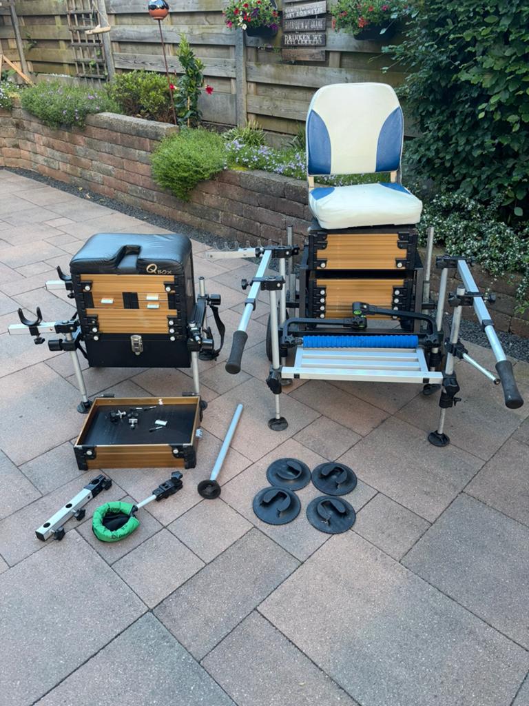Set Ultimate Q-box viskoffer en visstation met transportsyst, Watersport en Boten, Hengelsport | Witvissen, Ophalen, Zo goed als nieuw