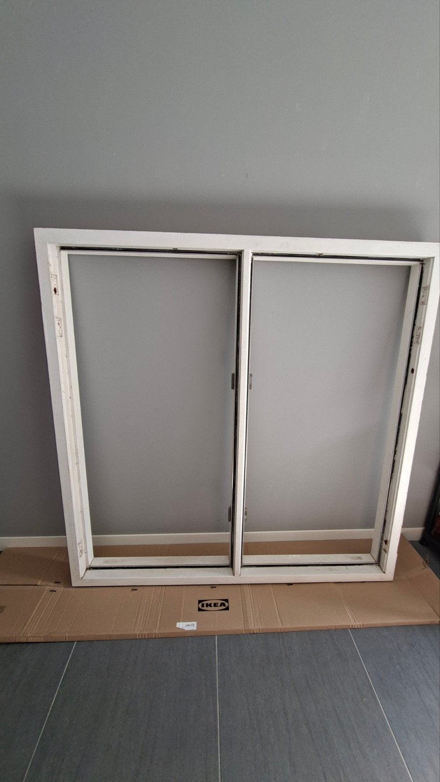 Gratis houten kozijn met dubbel glas ramen(166x166 cm), Ophalen, Gevelraam of Ruit, Gebruikt, 160 cm of meer