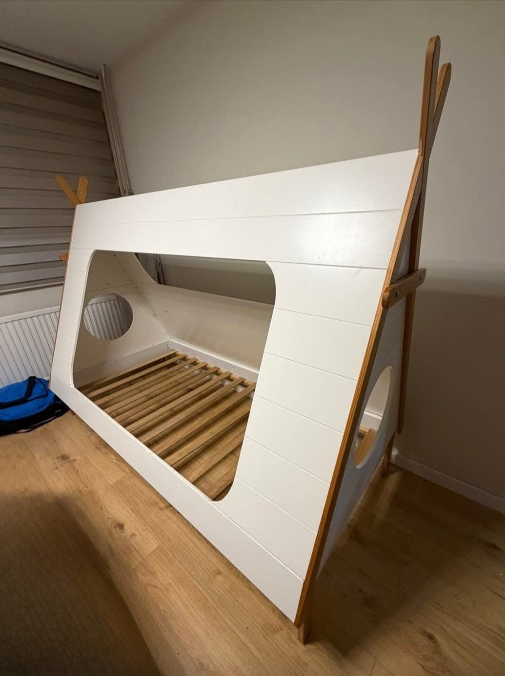 Kinderbed 90x200 cm wit tipi huisbed van hout., Ophalen