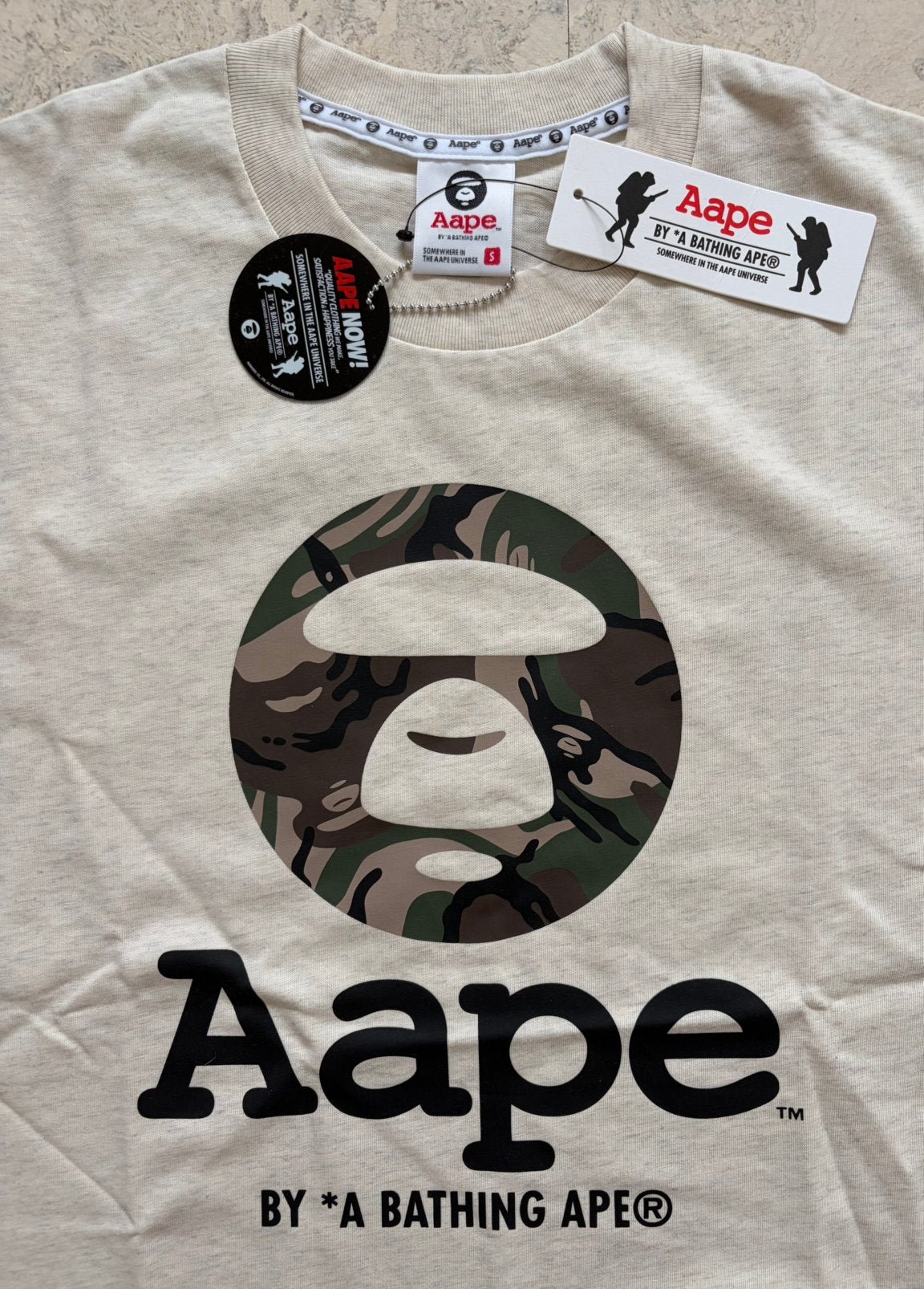 AAPE by A Bathing Ape t-shirt maat S!, Ophalen of Verzenden, Nieuw, Maat 46 (S) of kleiner, Beige