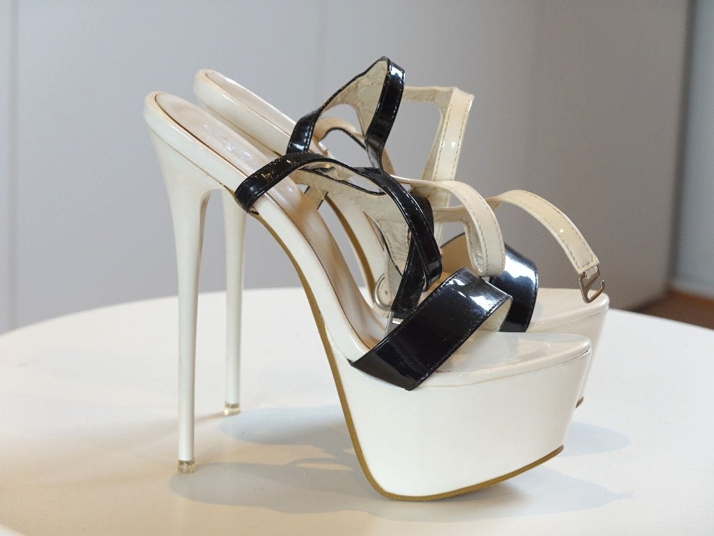Witte plateau sandaletten maat 37, MaBeicki, Wit, Ophalen of Verzenden, Schoenen met hoge hakken