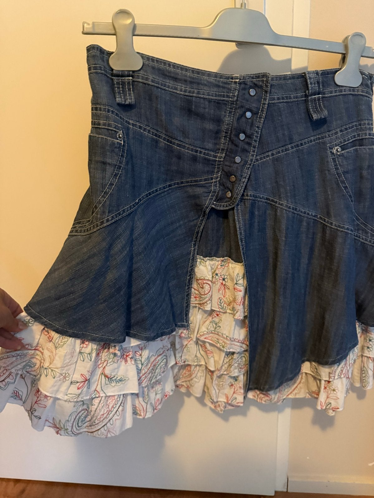 Leuke spijkerrok met ruches - valt als maat 42, Kleding | Dames, Ophalen of Verzenden, Gedragen, Maat 42/44 (L), Blauw