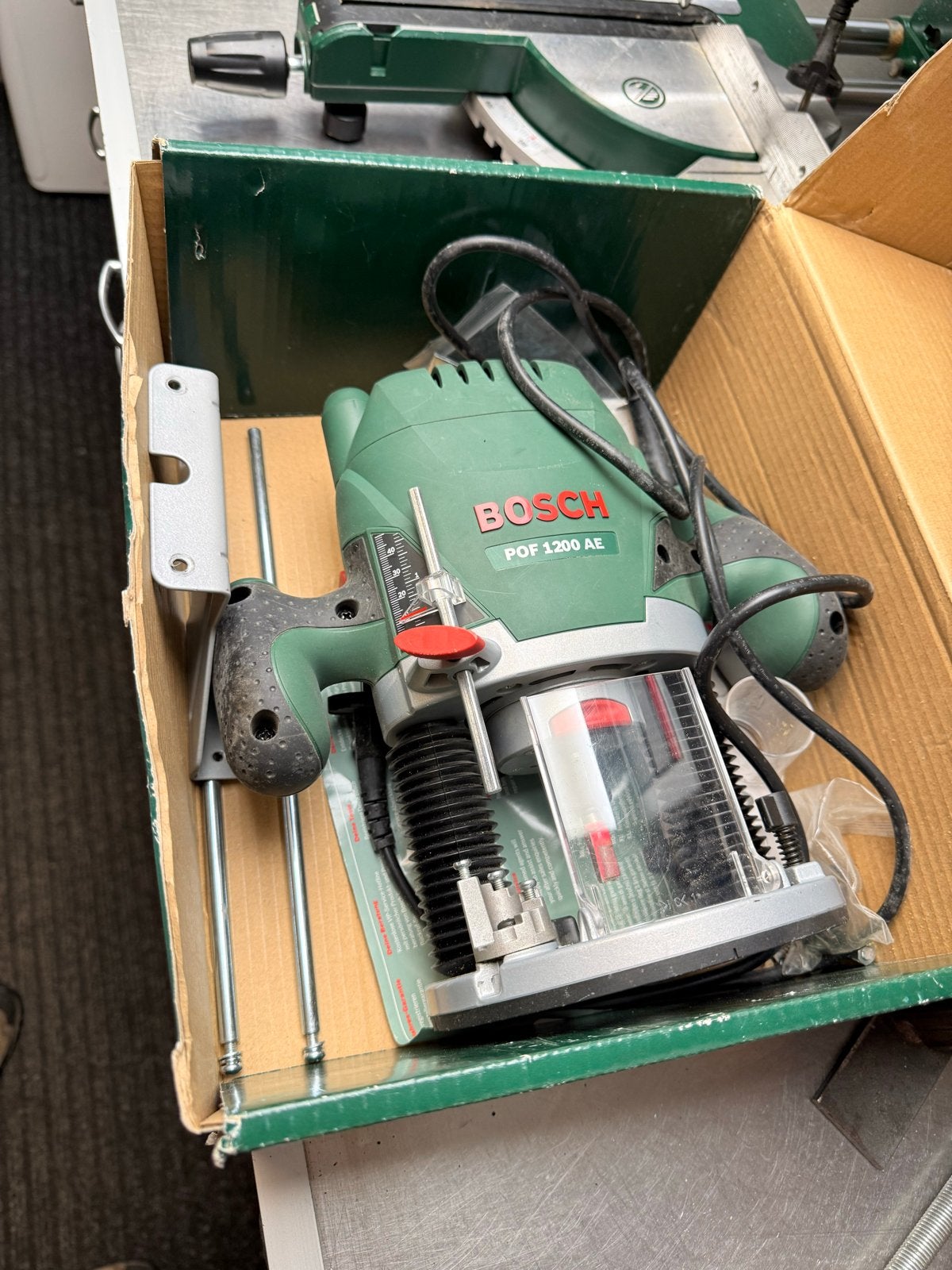 Bosch POF 1200 AE Bovenfrees - Zo goed als nieuw, Ophalen, Zo goed als nieuw, Elektrisch, Bovenfrees