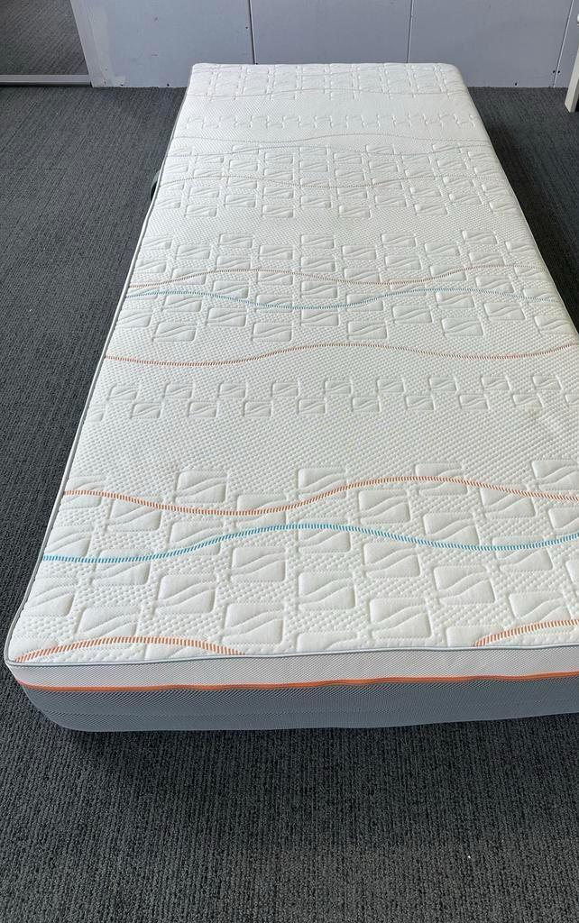 Mline matras xtra fit - 90x210 Nieuwstaat, 90 cm, Eenpersoons, 210 cm, Ophalen of Verzenden