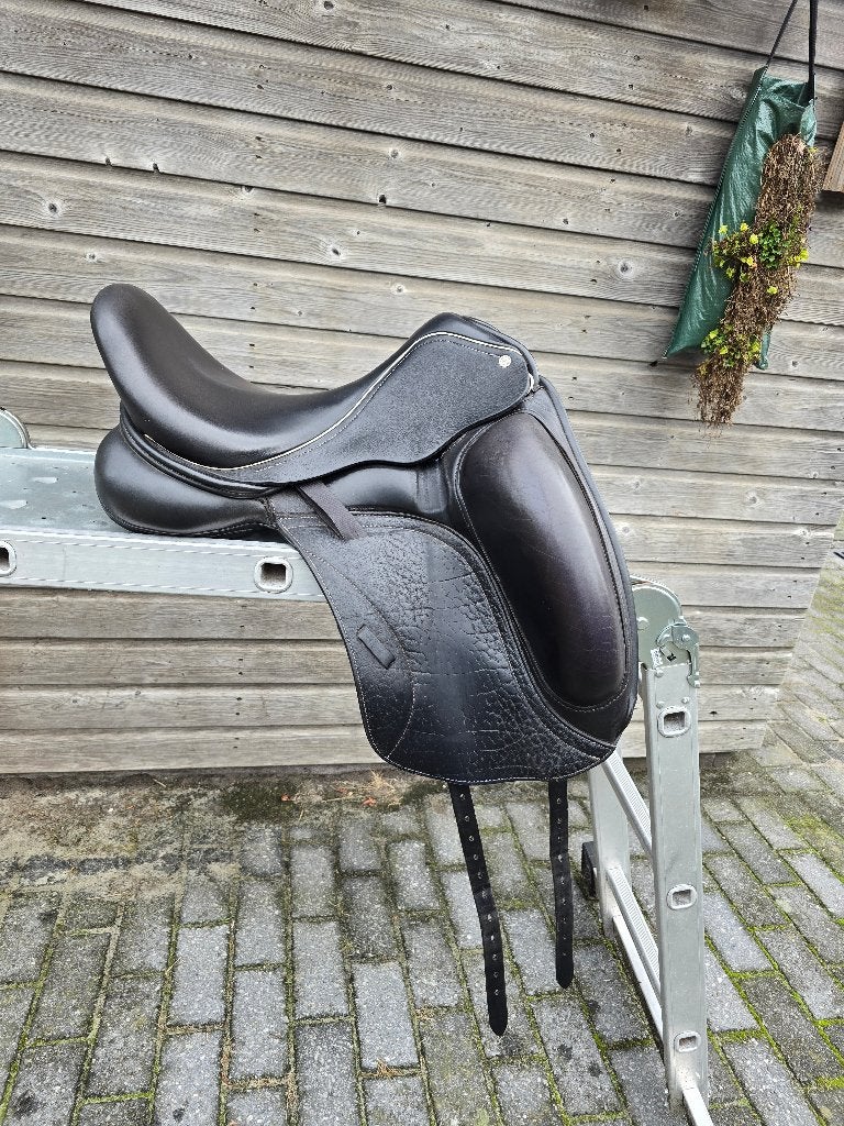 Te koop Custom, wolfgang matrix hybride 17.5/ medium, L (17.5 inch), Gebruikt, Dressuur, Diepe zit