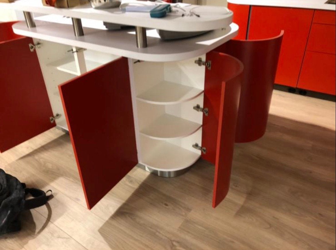 Foto 11 van Showroom keuken Beckerman mat rood en wit