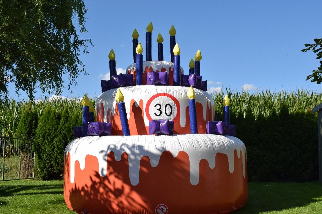 Feestelijke taart, opblaasbaar., Hobby en Vrije tijd, Ophalen, Taarten, Versiering