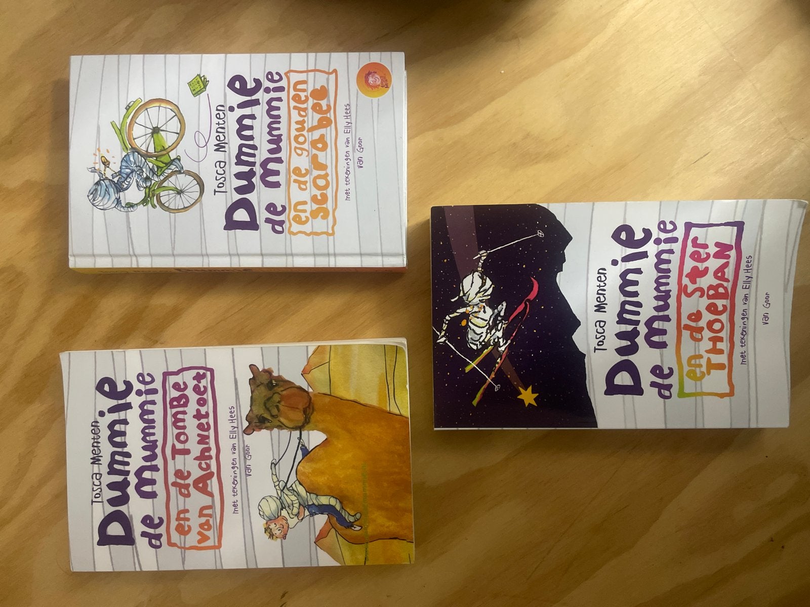 Dummie de Mummie boeken - Tosca Menten (3 stuks), Ophalen of Verzenden, Gelezen, Fictie algemeen