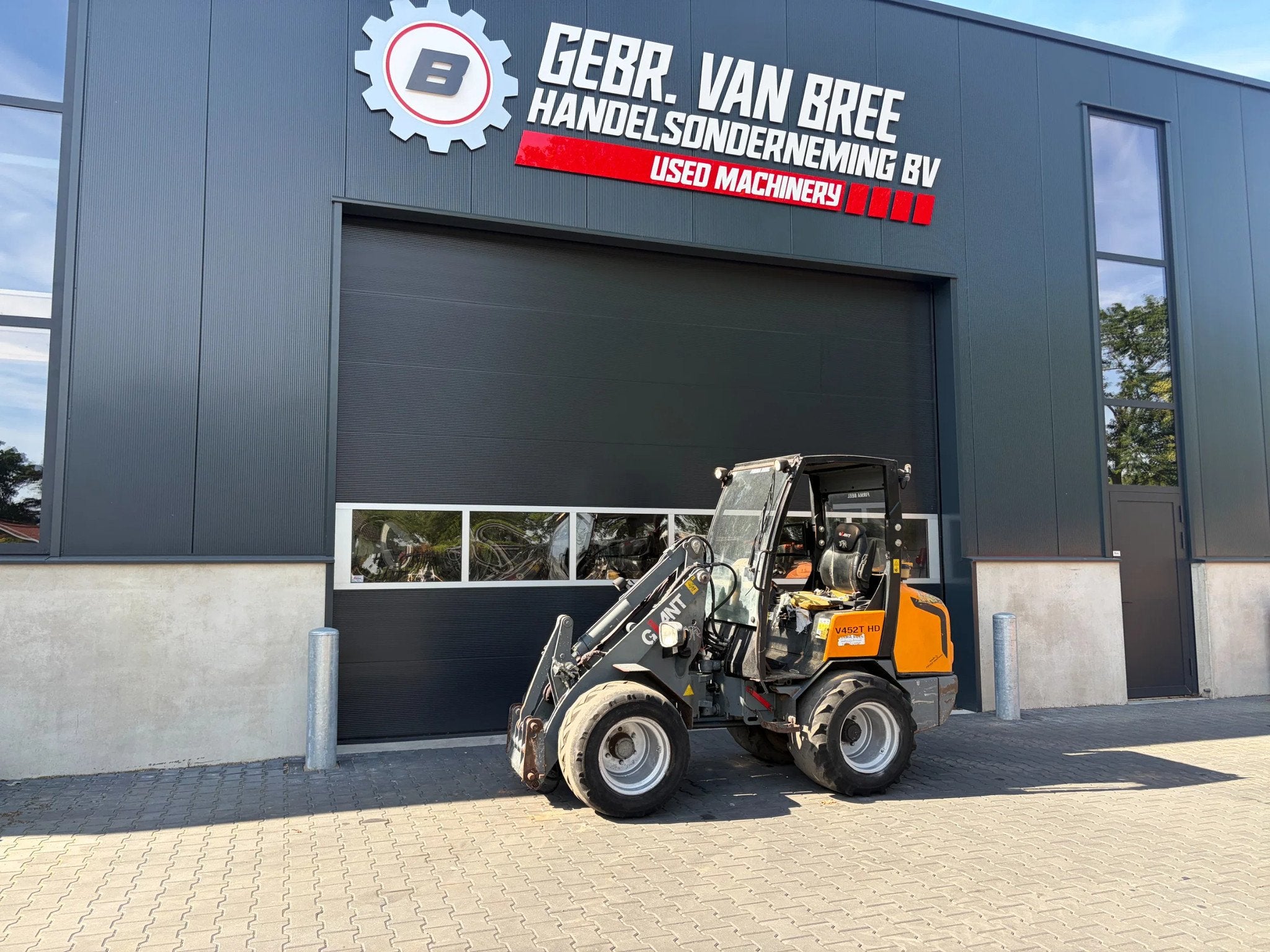Giant V452T HD minishovel/shovel (bj 2012), Zakelijke goederen, Machines en Bouw | Kranen en Graafmachines, Wiellader of Shovel