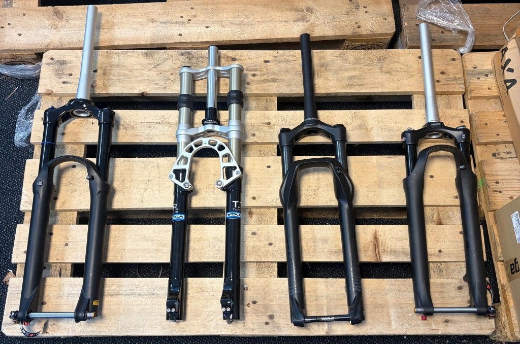 4 Voorvorken (2x Rockshox, 1x Suntour, 1x Koga), Fietsen en Brommers, Fietsonderdelen, Nieuw, Ophalen of Verzenden, Rockshox, Voorvork