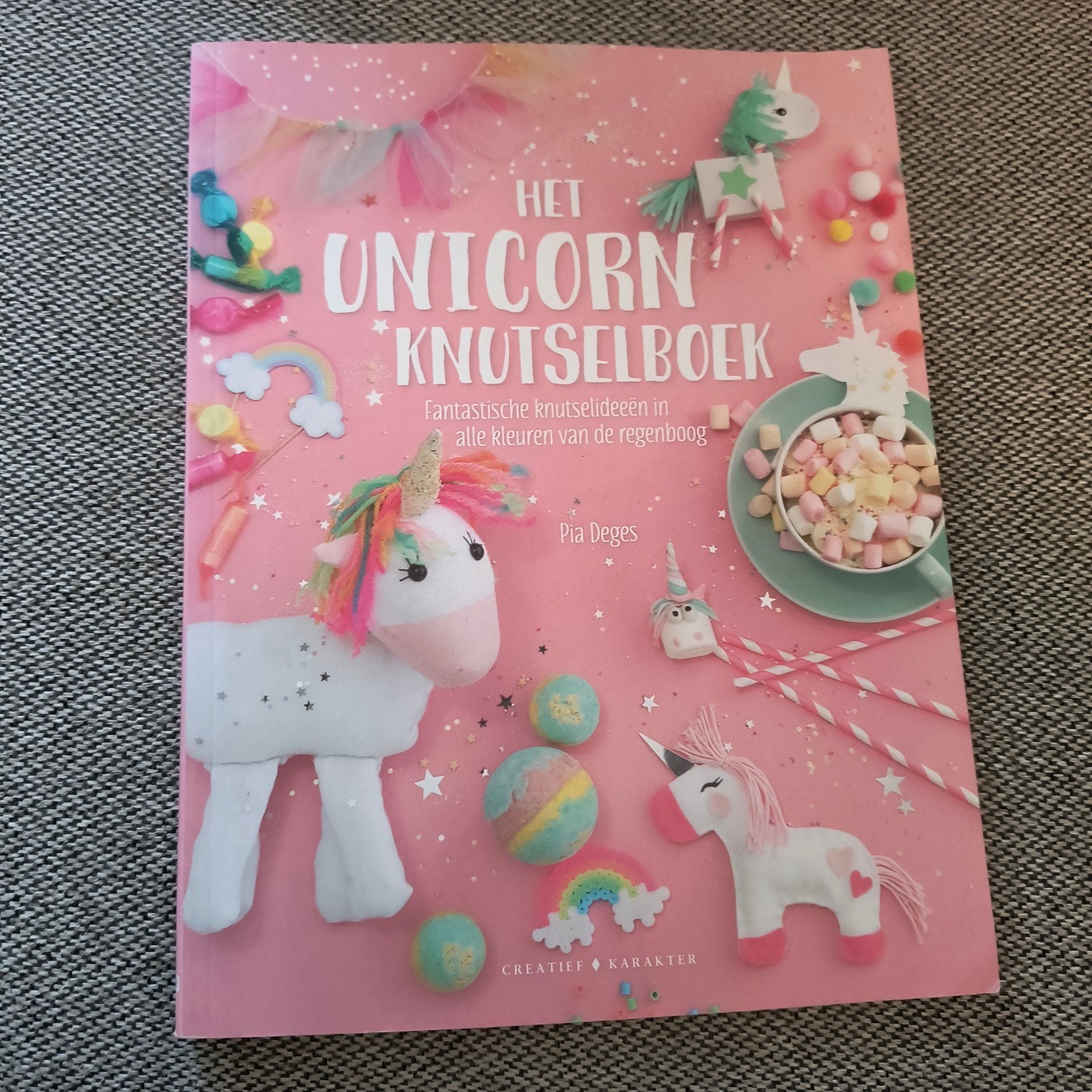 Het Unicorn Knutselboek - Zo goed als nieuw, Ophalen of Verzenden, Zo goed als nieuw, Fantasie, Knutselboek