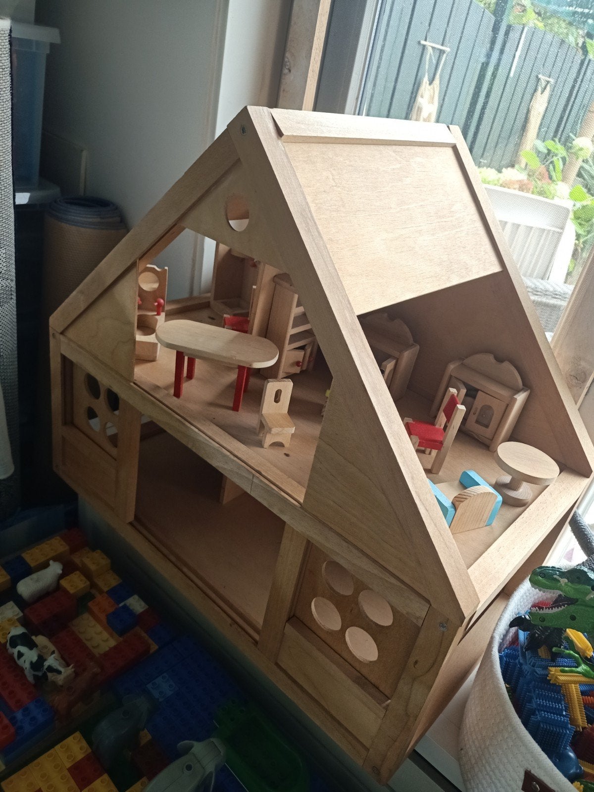 Houten speelhuis met meubels - 62x56 cm, Kinderen en Baby's, Ophalen, Gebruikt, Hout