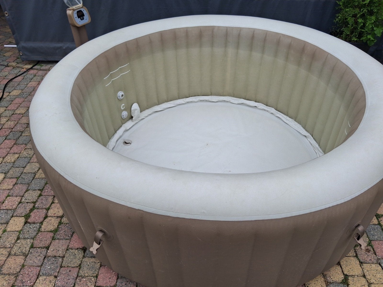 intex opblaasbare jacuzzi opknappen, Ophalen, Gebruikt
