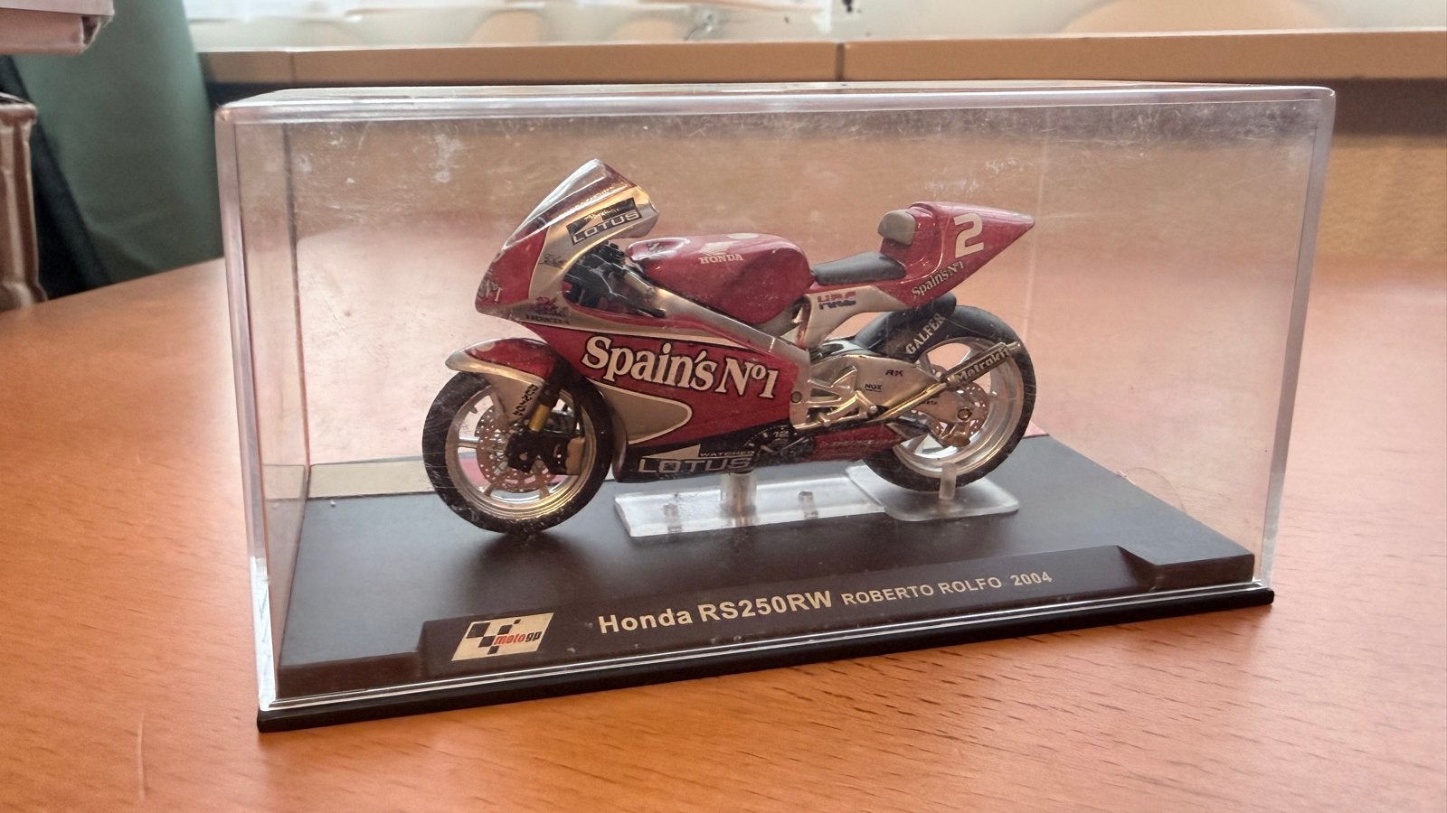 Honda RS250RW Roberto Rolfo 2004 modelmotor schaal 1:24, Ophalen of Verzenden, Zo goed als nieuw, 1:5 t/m 1:8, Motor